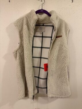 Cozy Ivory Sherpa Vest with Plaid Lining - Size S/M